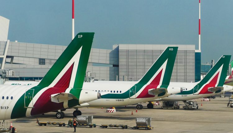 Toate aeroporturile din Italia vor fi redeschise începând cu 3 iunie